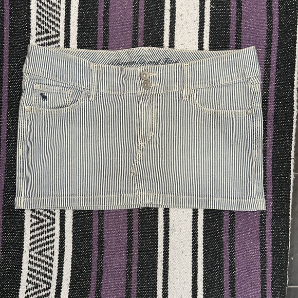 Abercrombie & Fitch pinstriped skirt in blue & white size 0 in great condition - Picture 2 of 9